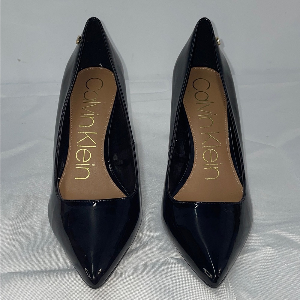 CALVIN KLEIN GAYLE PATENT LEATHER PUMPS FTL-03-029